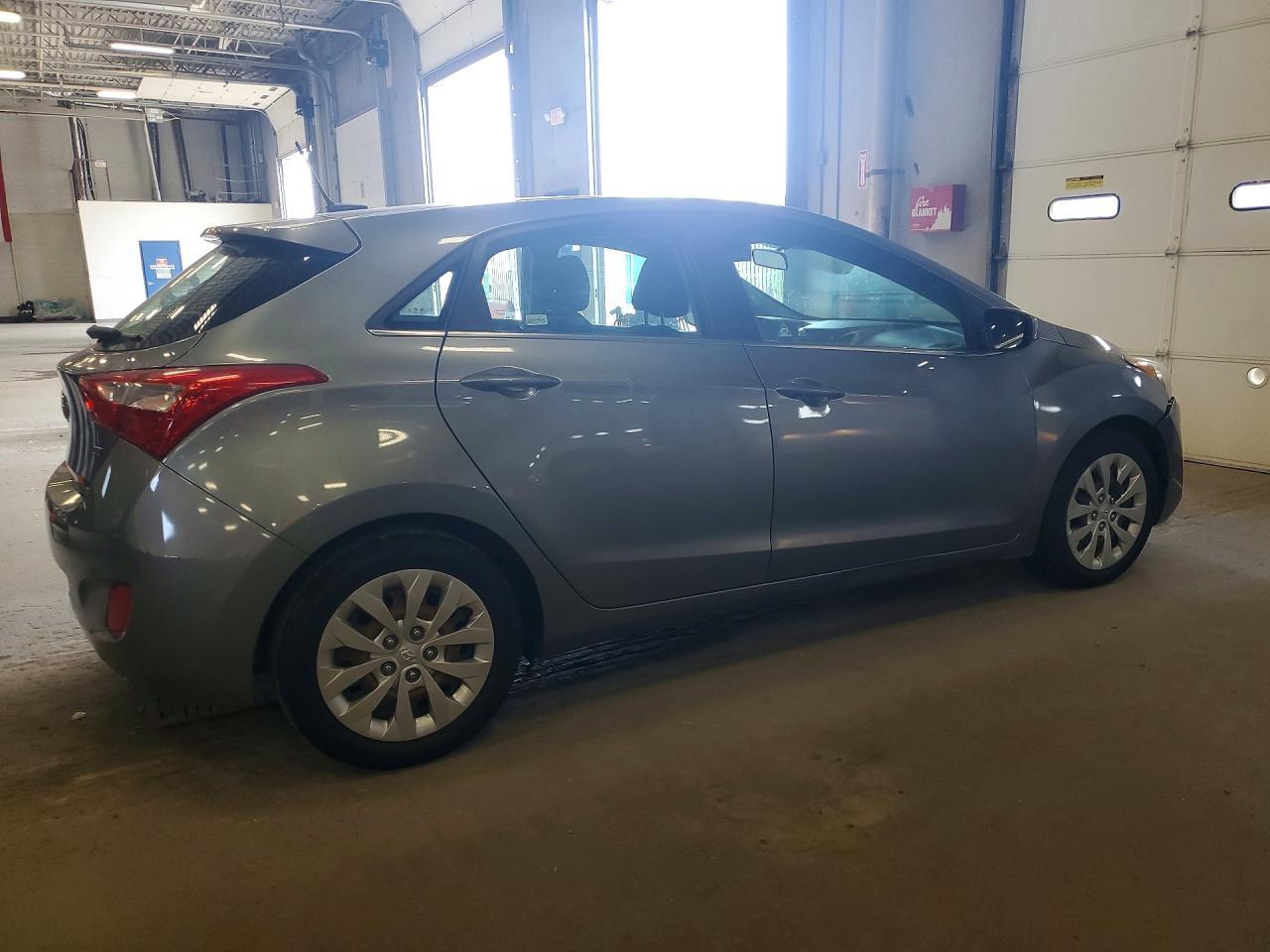 2017 Hyundai Elantra Gt Base - Фото 3