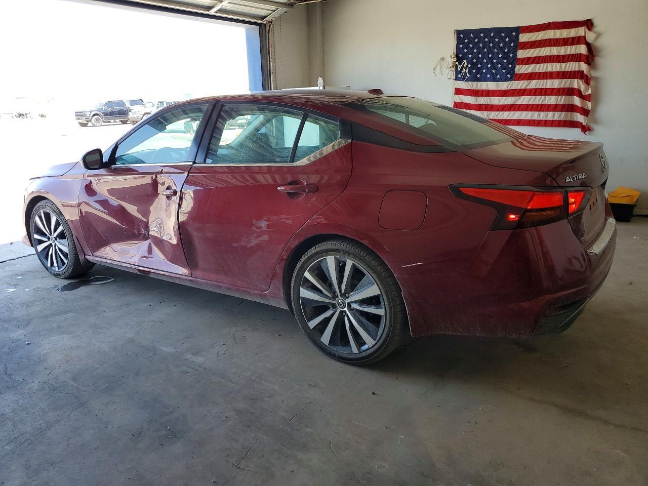 2021 Nissan Altima Sr - Фото 2