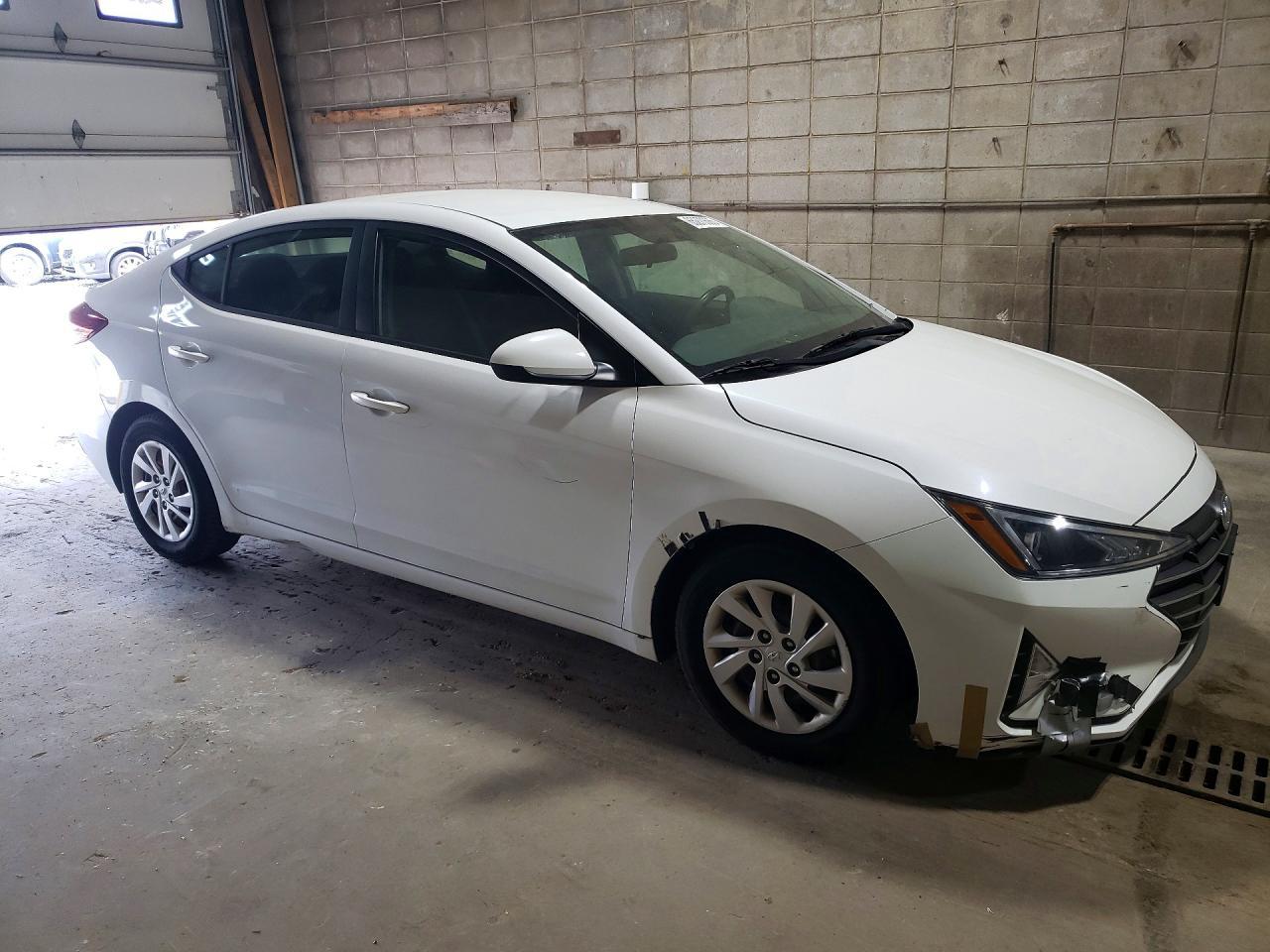 2019 Hyundai Elantra Se - Image 4