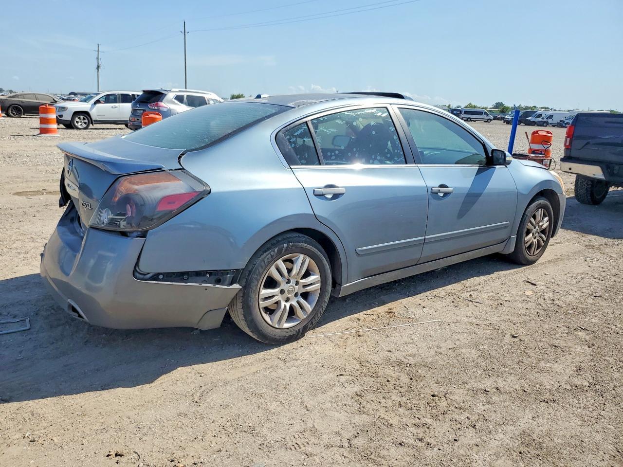 2010 Nissan Altima 2.5 - Фото 3
