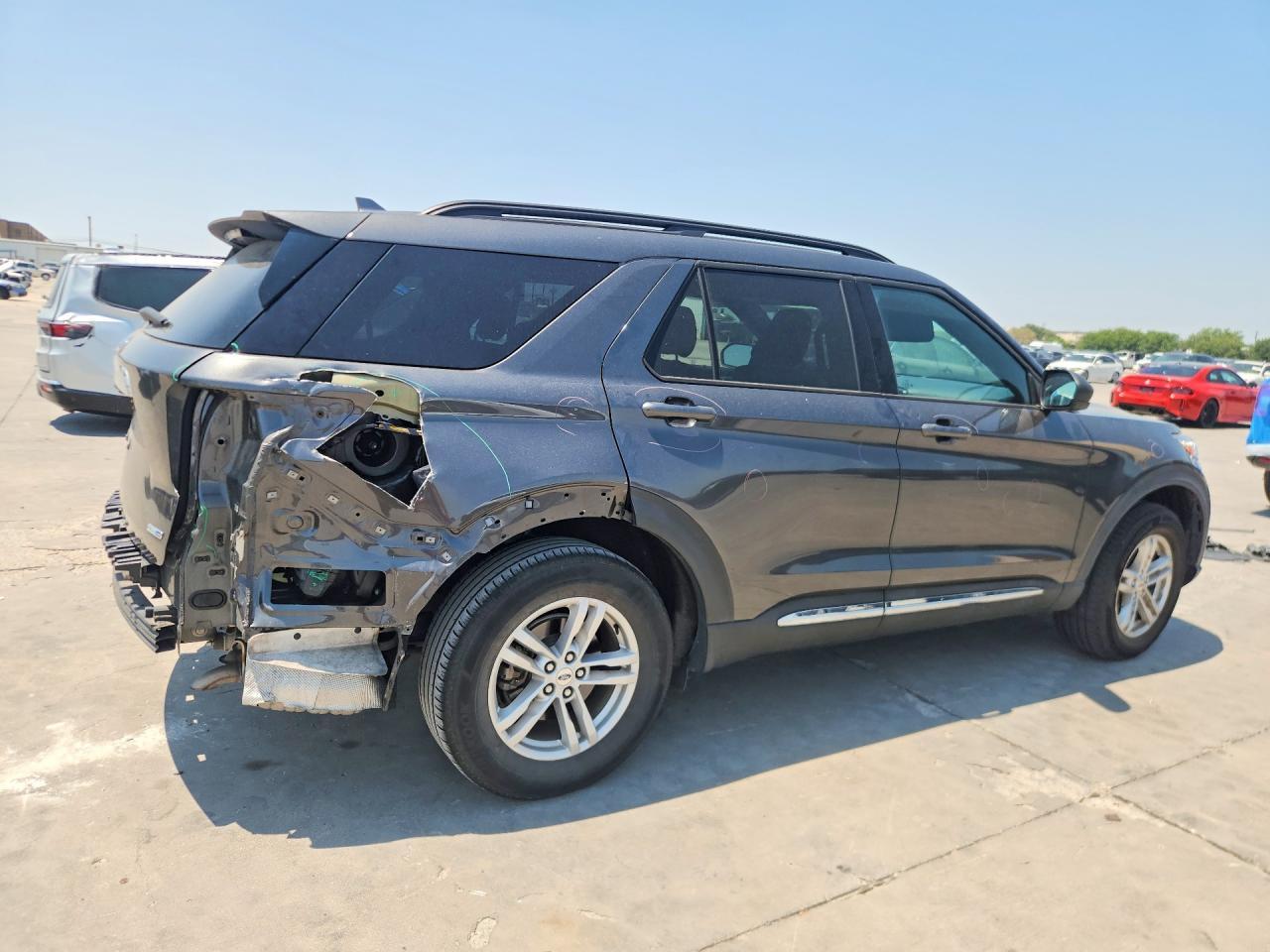 2020 Ford Explorer Xlt - Image 3