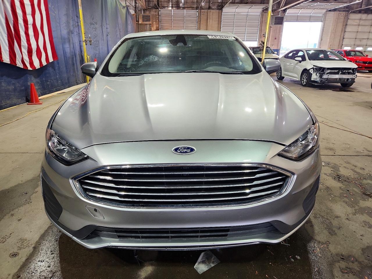 2020 Ford Fusion Se - Фото 5