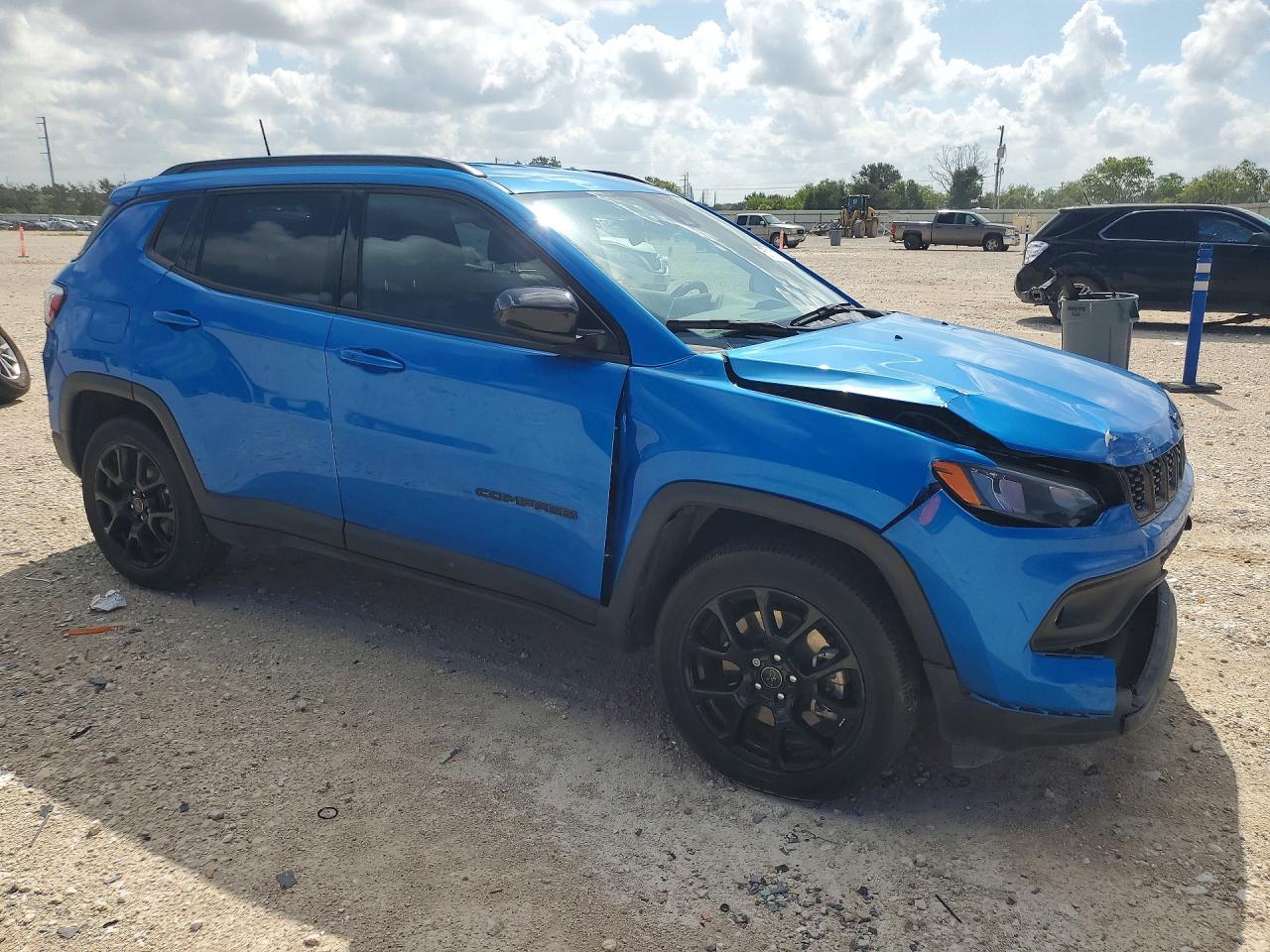 2025 Jeep Compass Latitude - Image 4