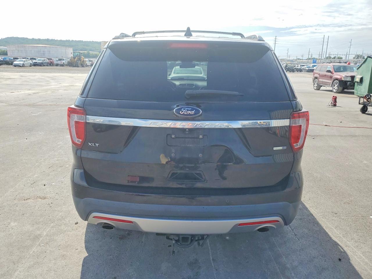 2016 Ford Explorer Xlt - Image 6