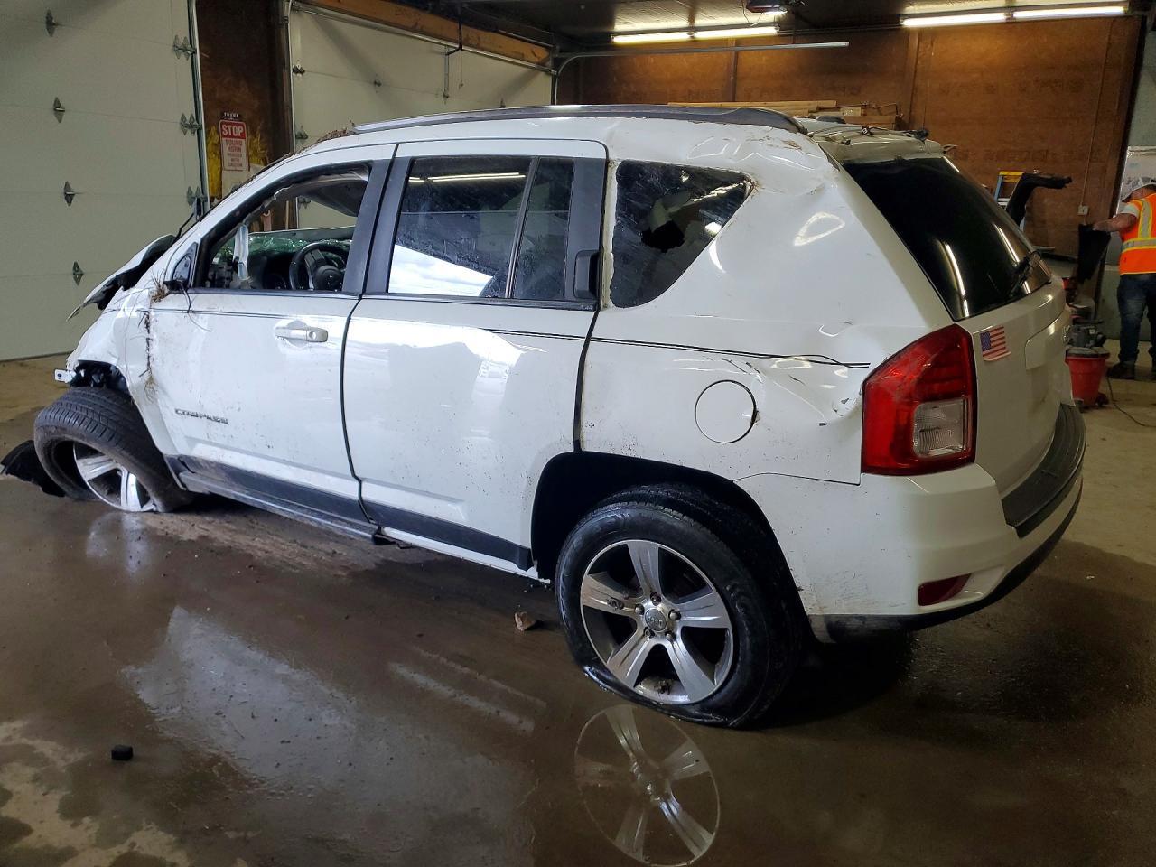2016 Jeep Compass Latitude - Image 2