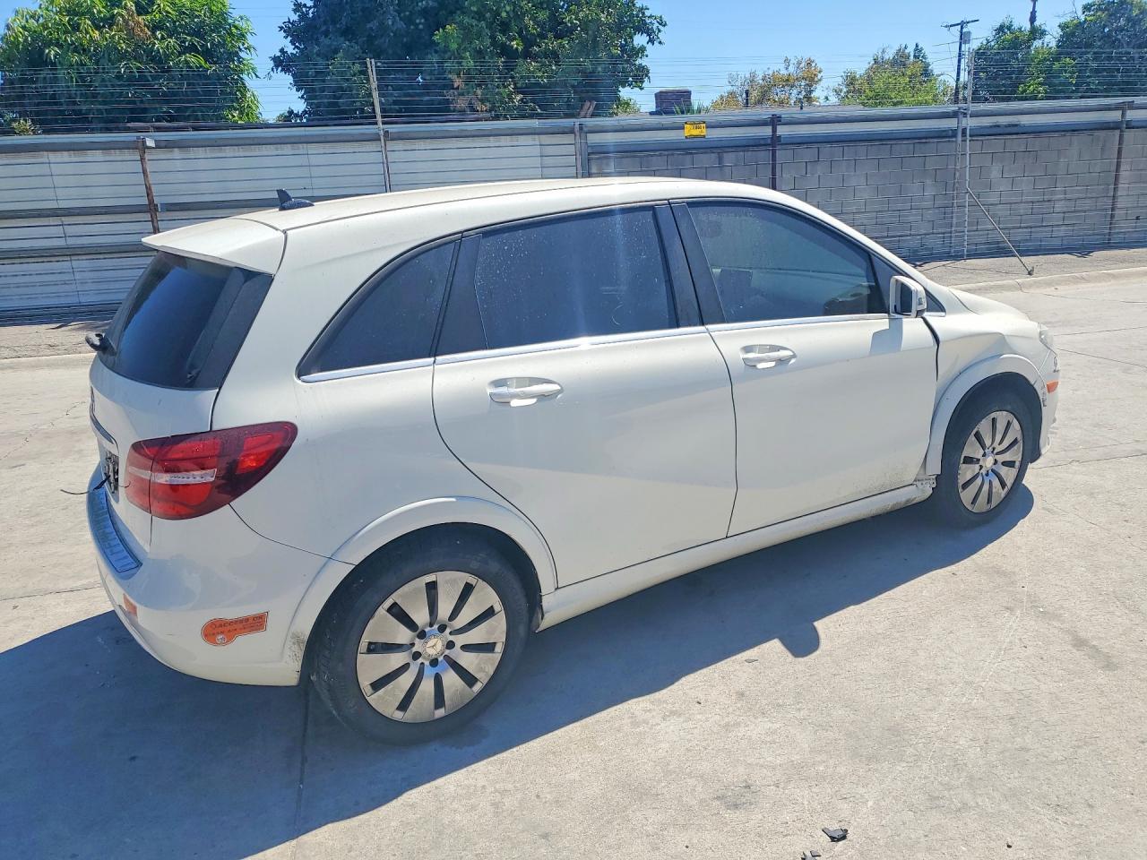 2016 Mercedes-Benz B 250E - Фото 3