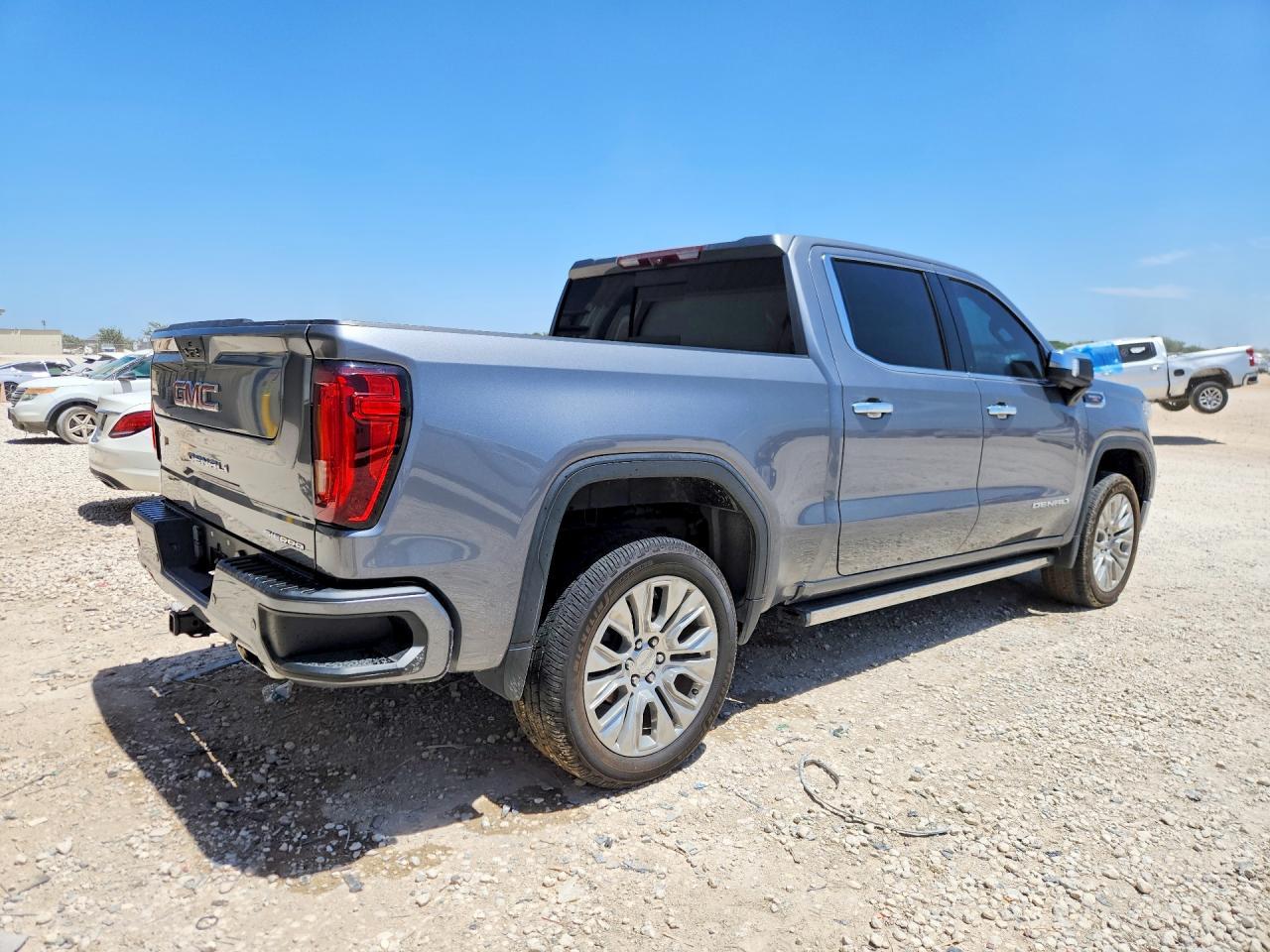 2022 GMC Sierra Limited K1500 Denali - Image 3