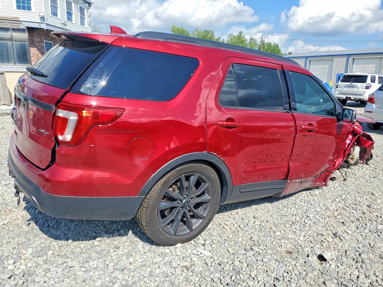 2017 Ford Explorer Xlt - Фото 3
