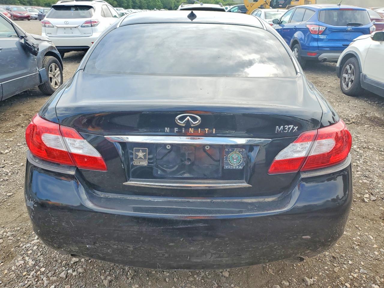 2011 Infiniti M37 X - Image 6