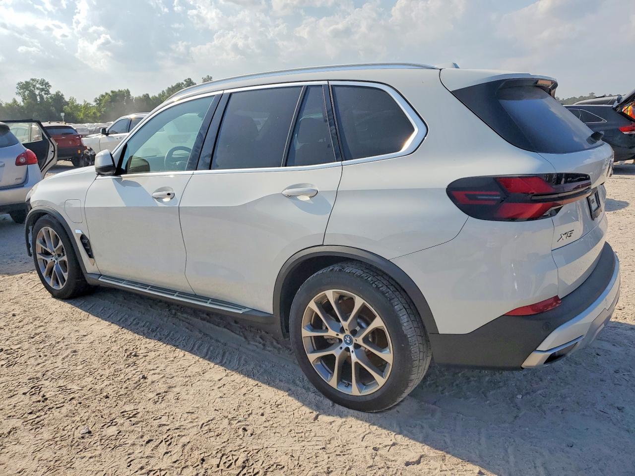 2024 BMW X5 xDrive50E - Фото 2