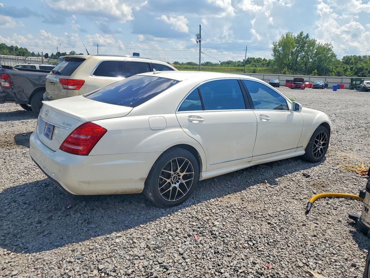 2010 Mercedes-Benz S 550 4Matic - Фото 3