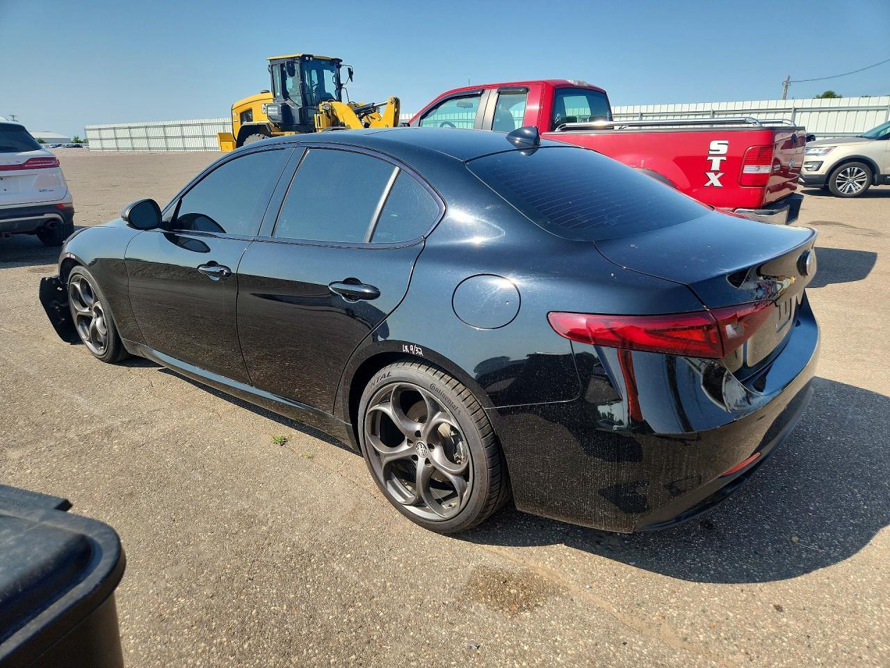2020 Alfa Romeo Giulia Ti - Фото 2