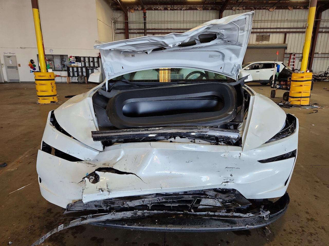 2026 Tesla Model Y - Фото 5