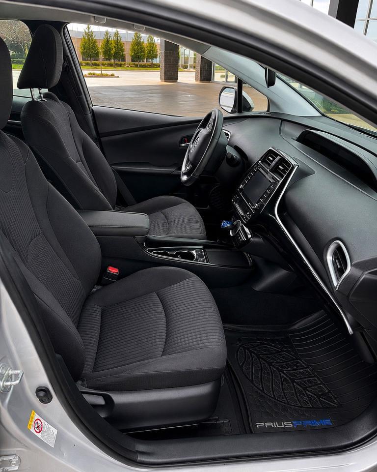 2020 Toyota Prius Prime Le - Фото 6