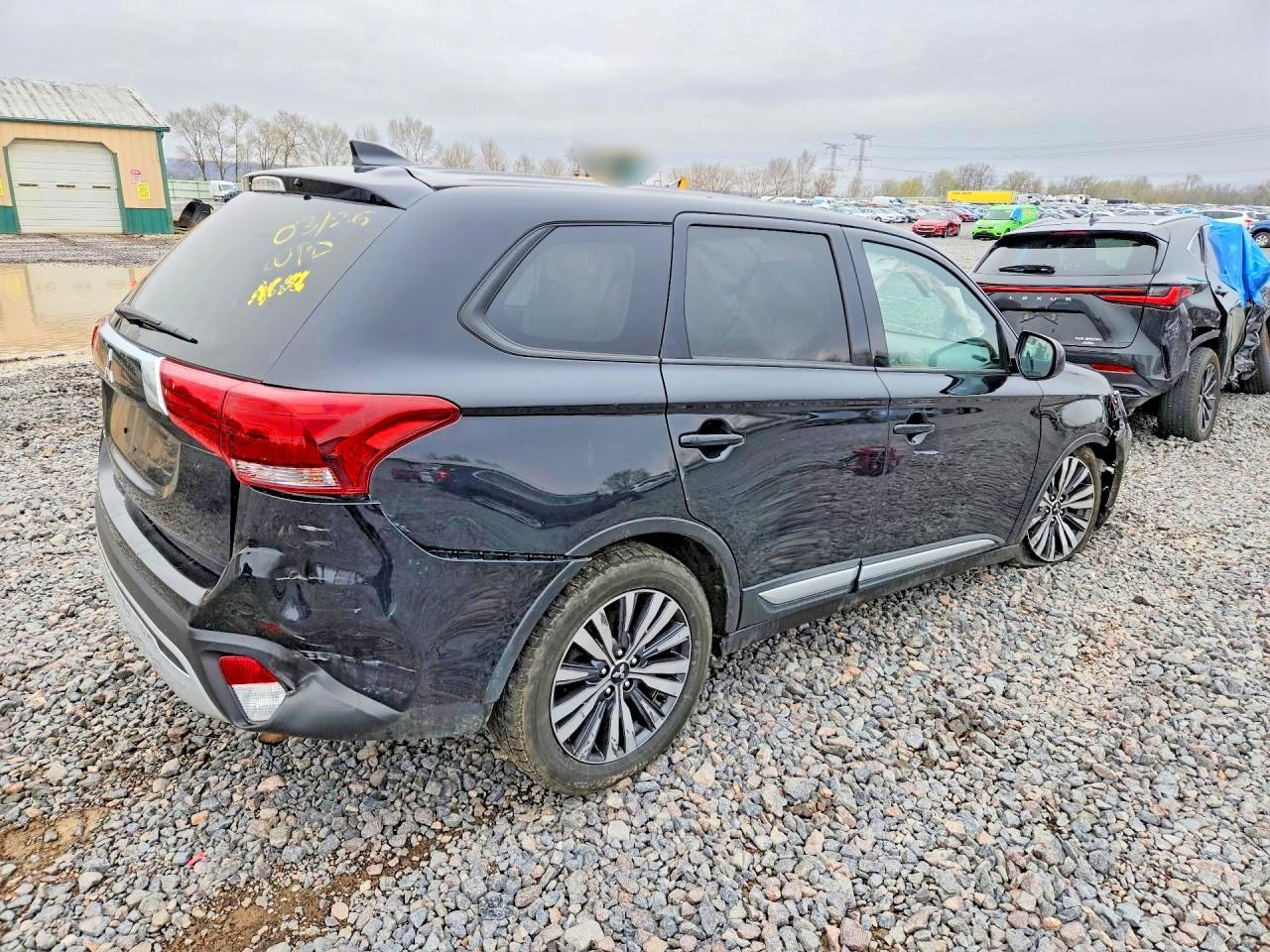2020 Mitsubishi Outlander Es - Фото 3