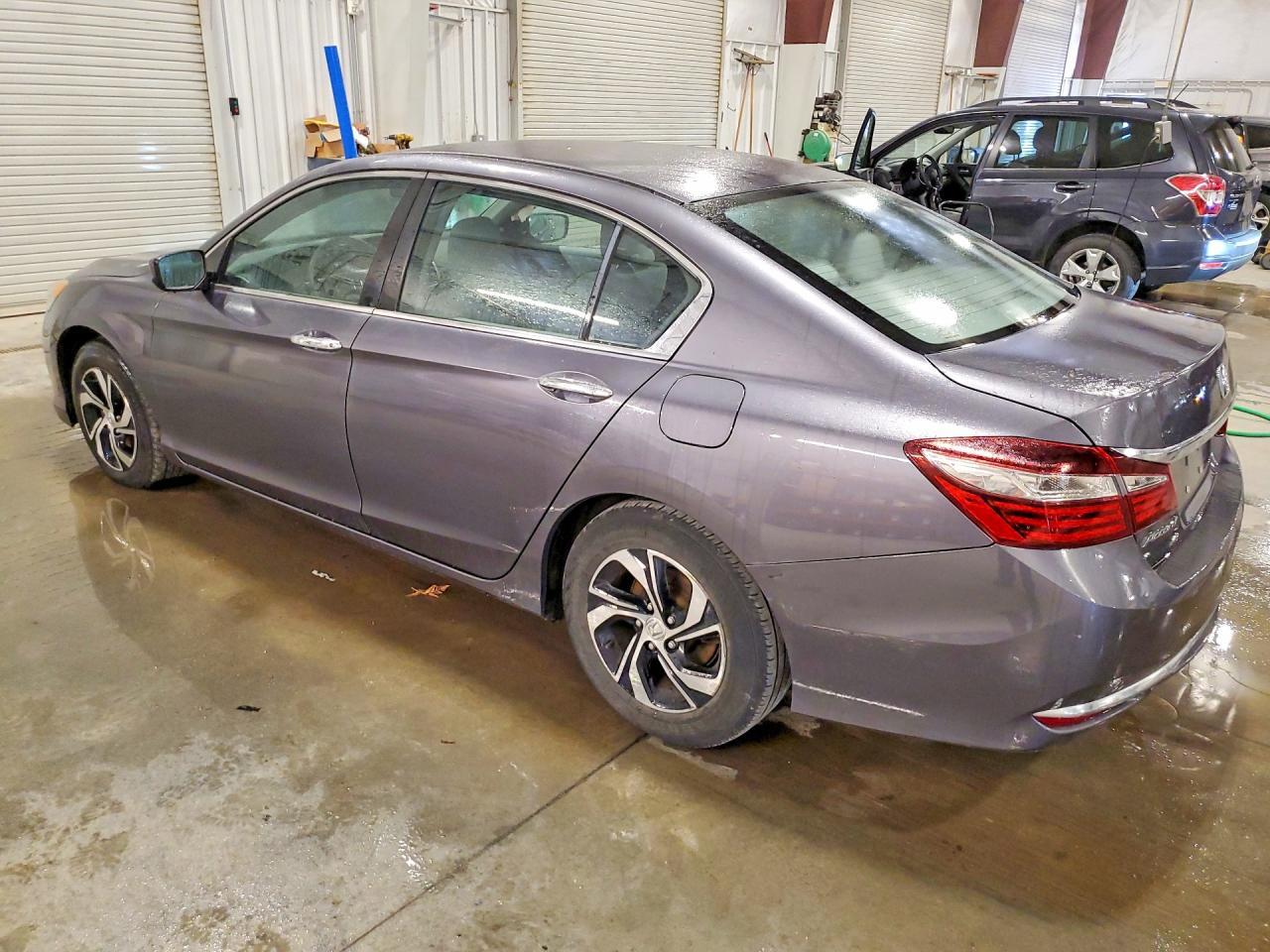2017 Honda Accord Lx - Фото 2