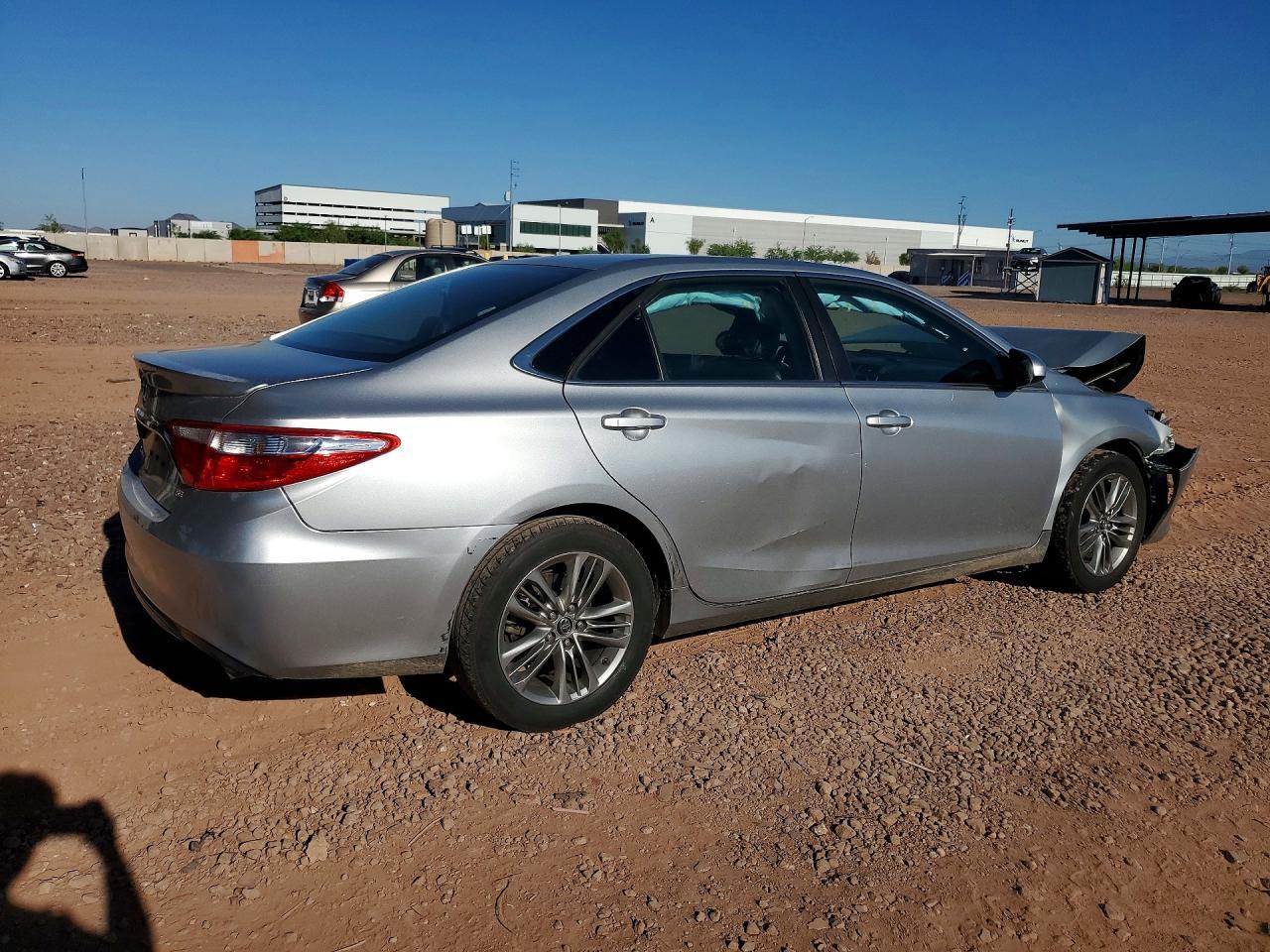 2017 Toyota Camry Se - Фото 3