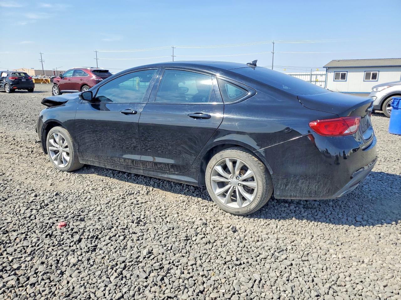 2015 Chrysler 200 S - Image 2