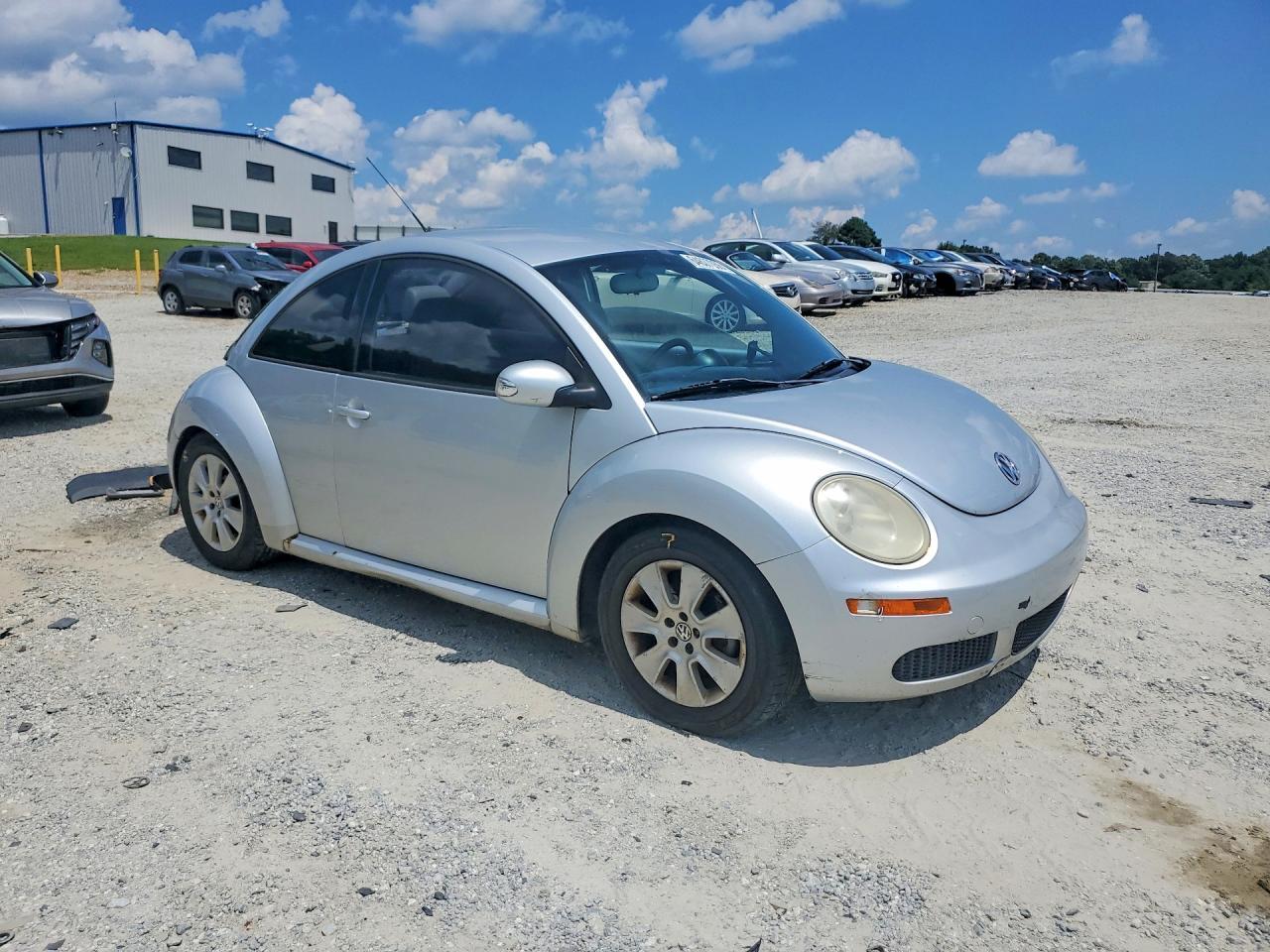 2008 Volkswagen New Beetle S - Image 4