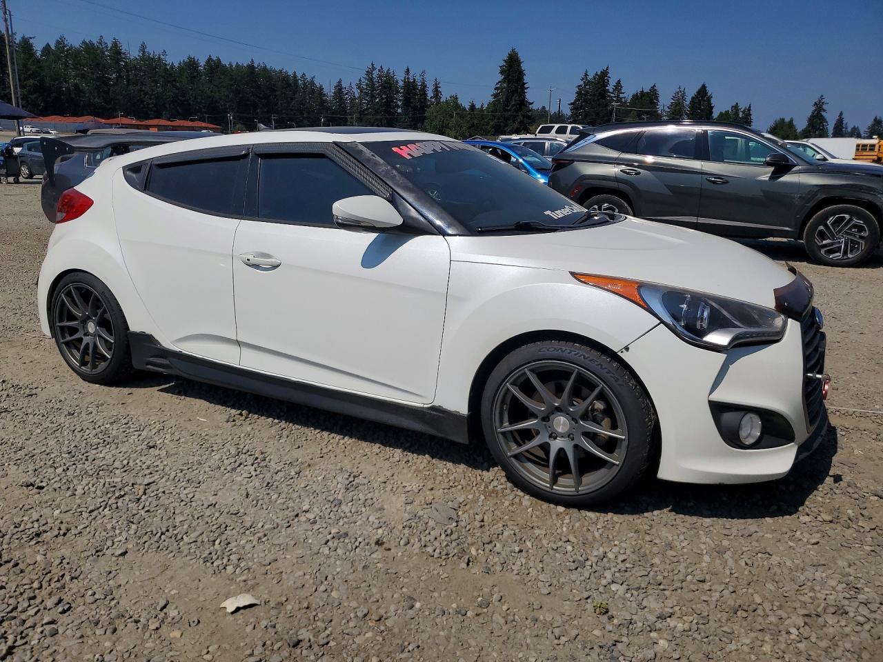 2016 Hyundai Veloster Turbo - Image 4