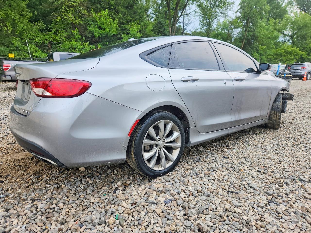 2015 Chrysler 200 S - Фото 3