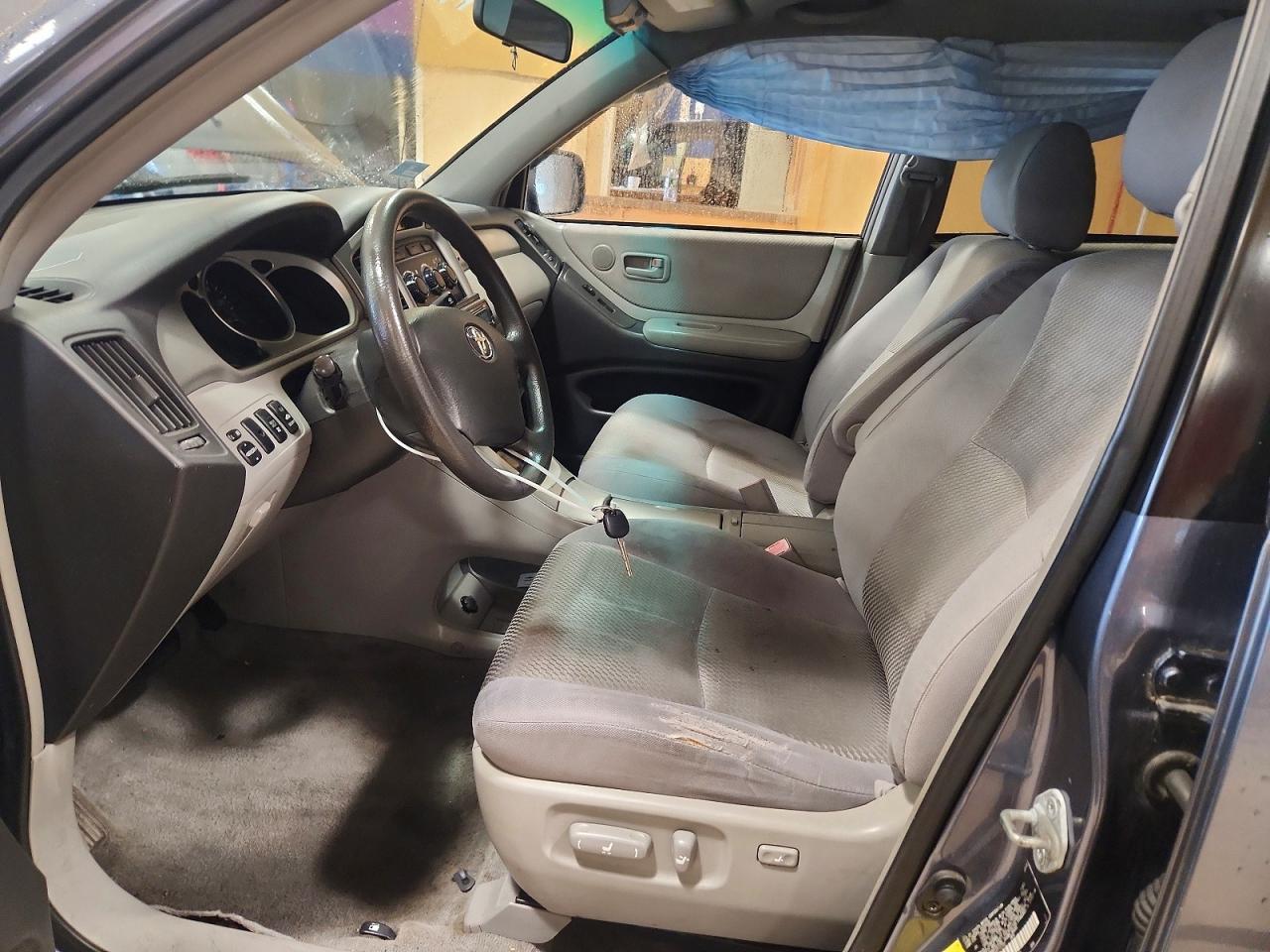 2005 Toyota Highlander Limited - Image 7