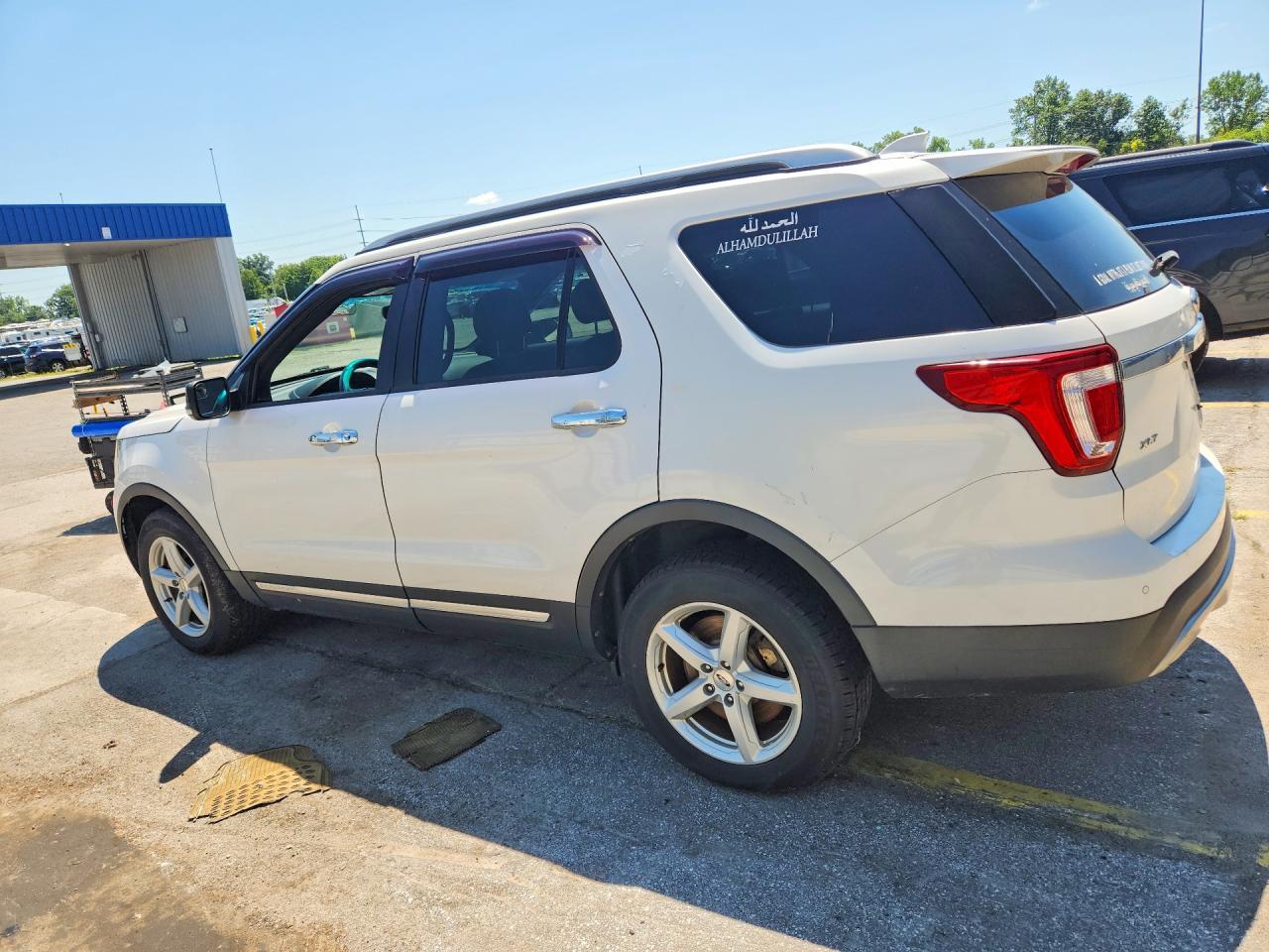 2016 Ford Explorer Xlt - Image 2
