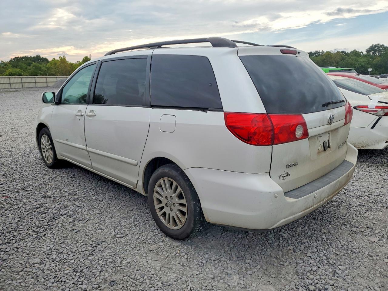 2008 Toyota Sienna Xle - Фото 2