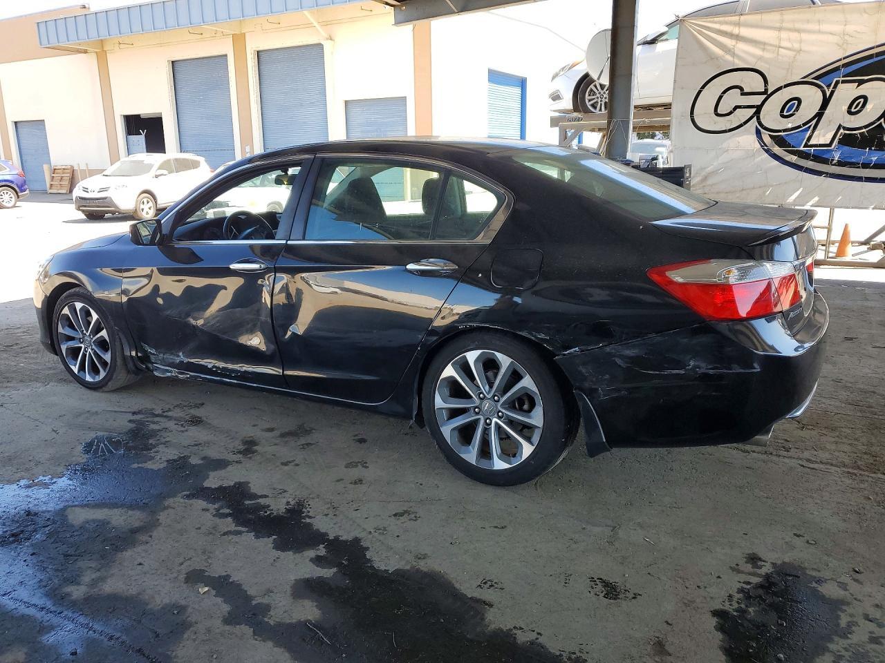 2015 Honda Accord Sport - Image 2