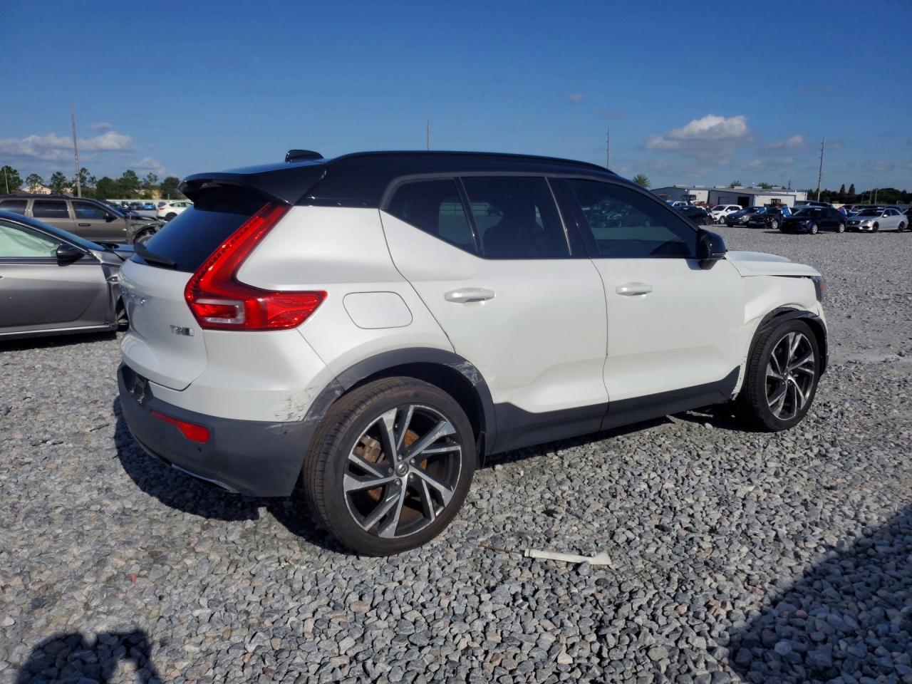 2020 Volvo Xc40 T5 R-Design - Фото 3