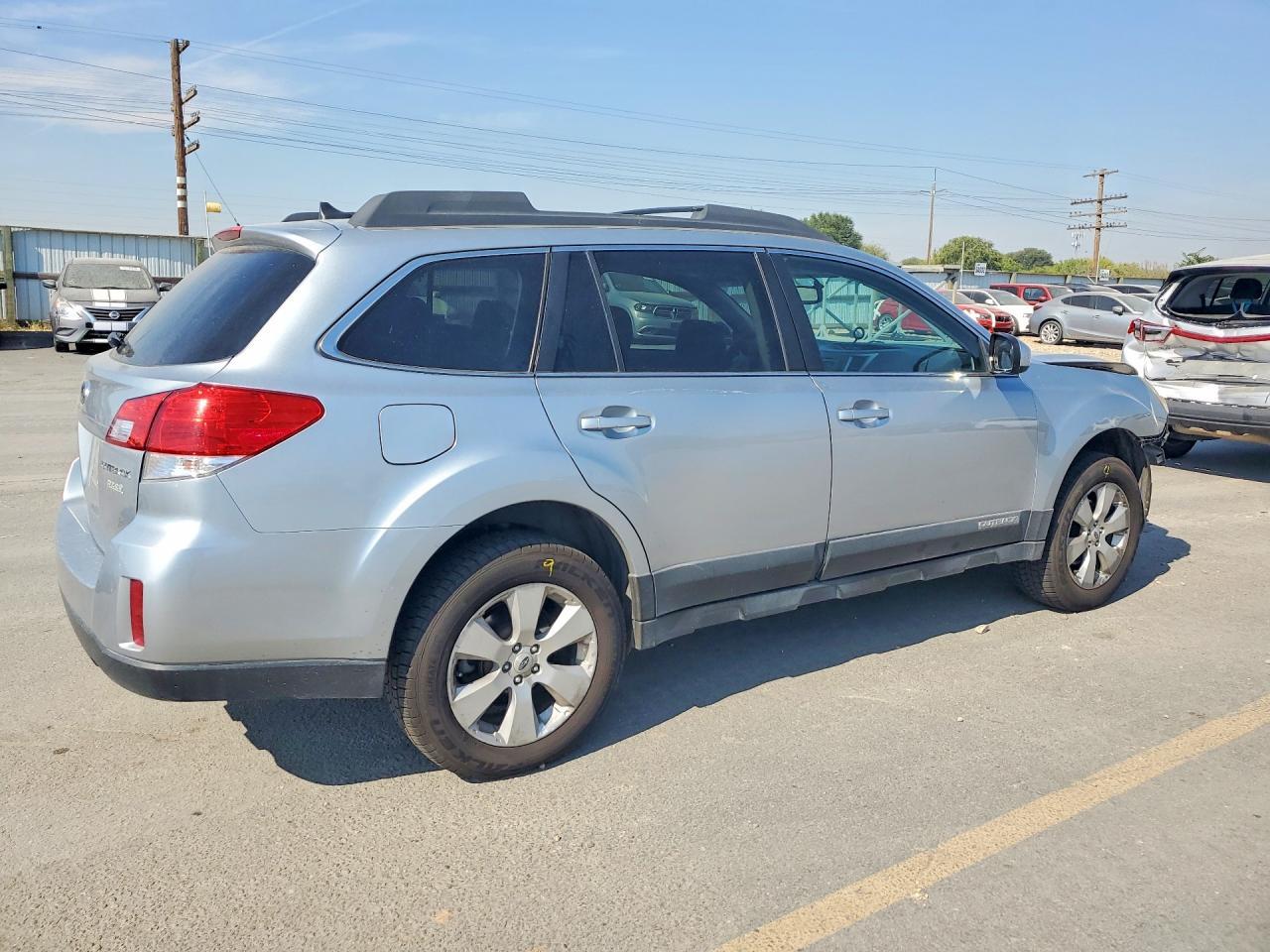 2012 Subaru Outback 2.5I Limited - Image 3