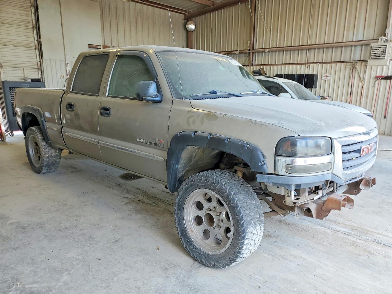 2003 GMC Sierra C2500 Heavy Duty - Image 4
