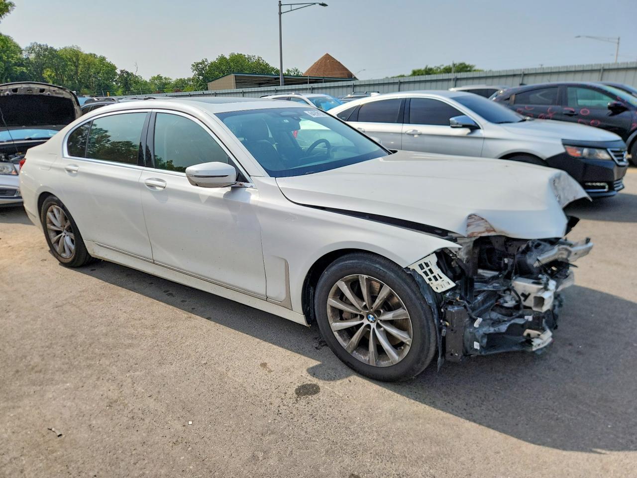 2021 BMW 750 Xi - Фото 4
