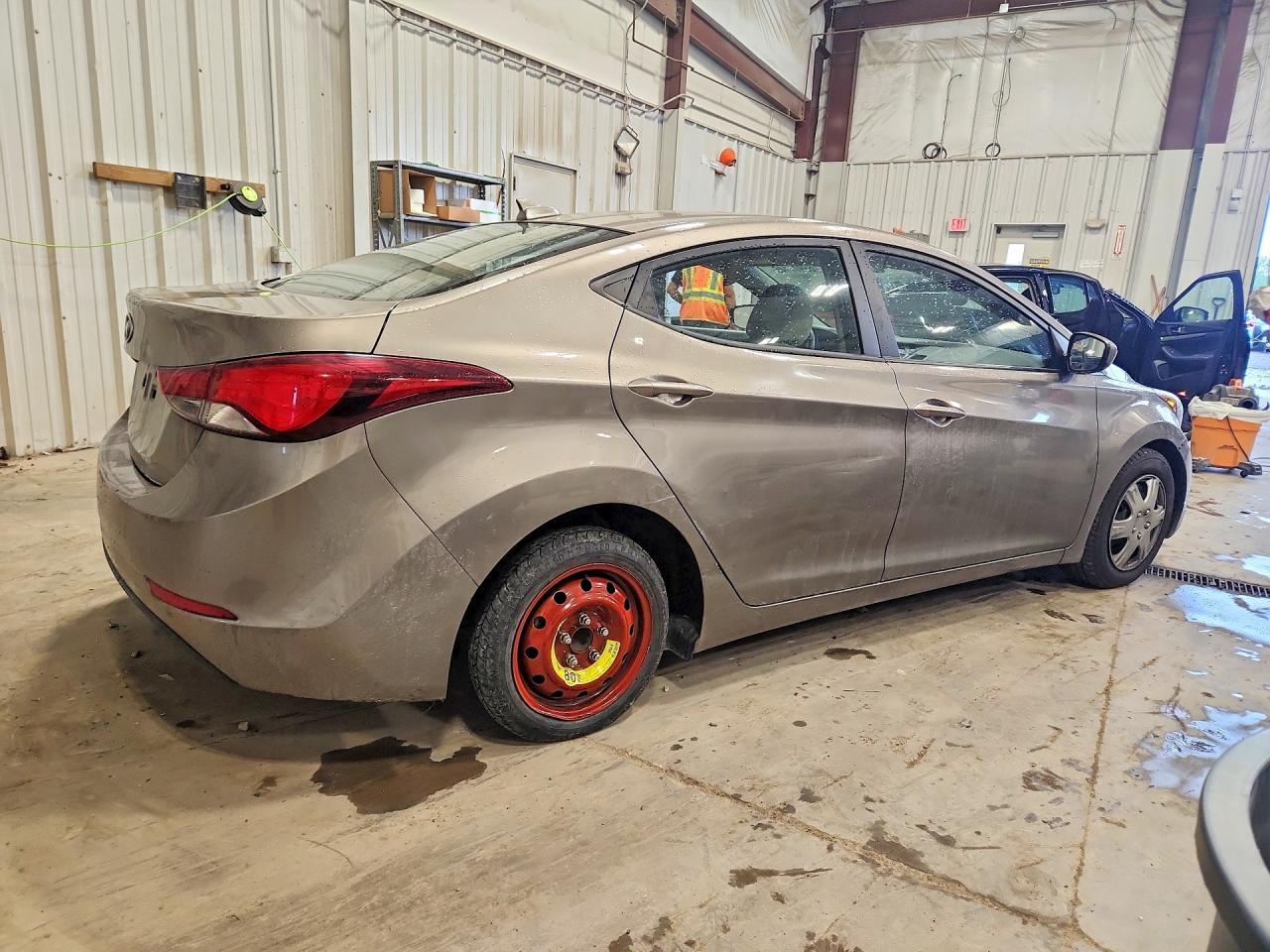 2016 Hyundai Elantra Se - Фото 3