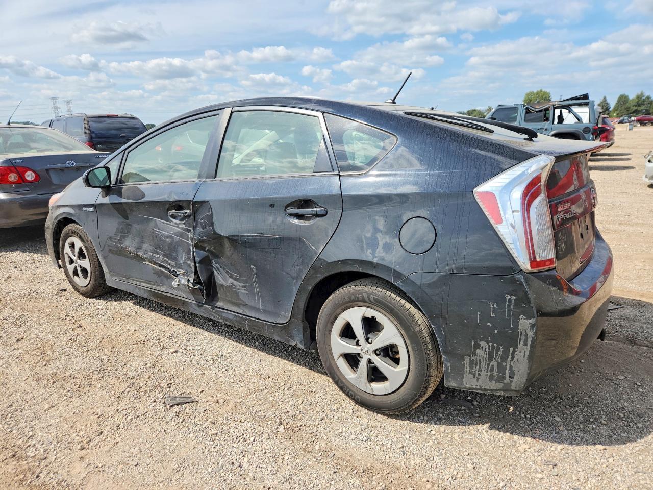 2014 Toyota Prius Two - Фото 2