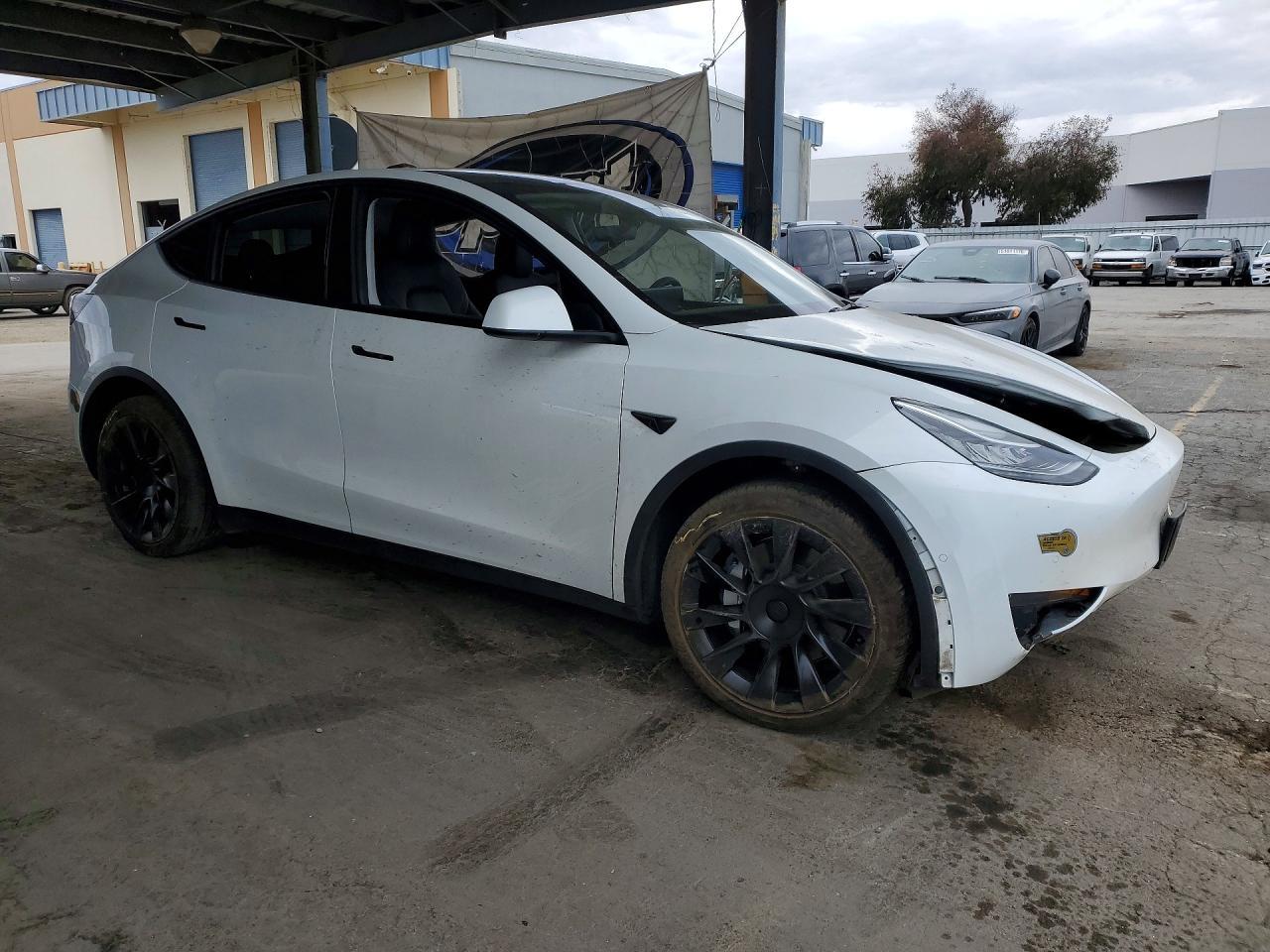 2022 Tesla Model Y - Image 4