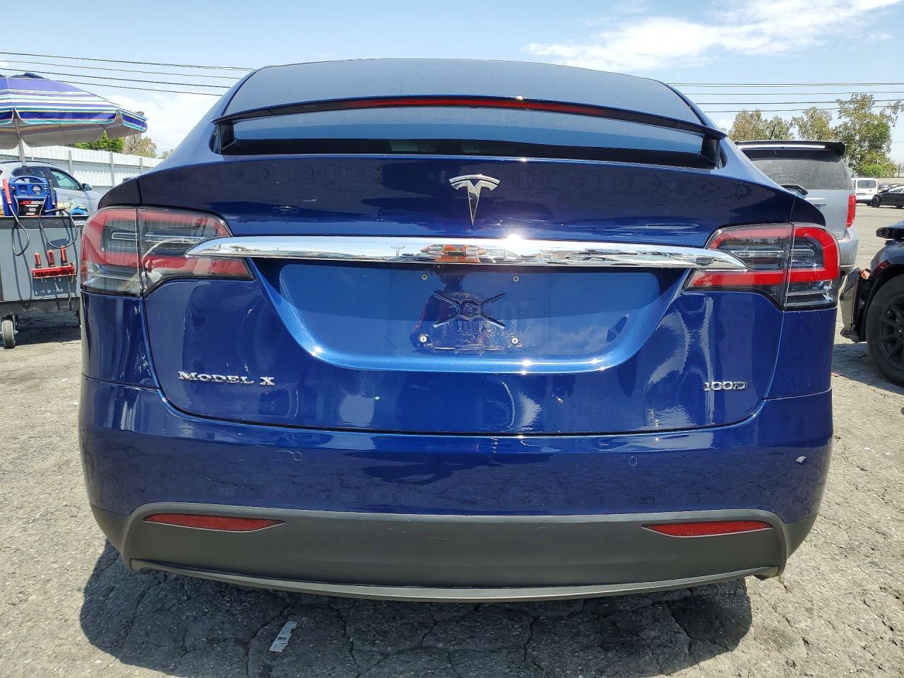 2017 Tesla Model X - Фото 6