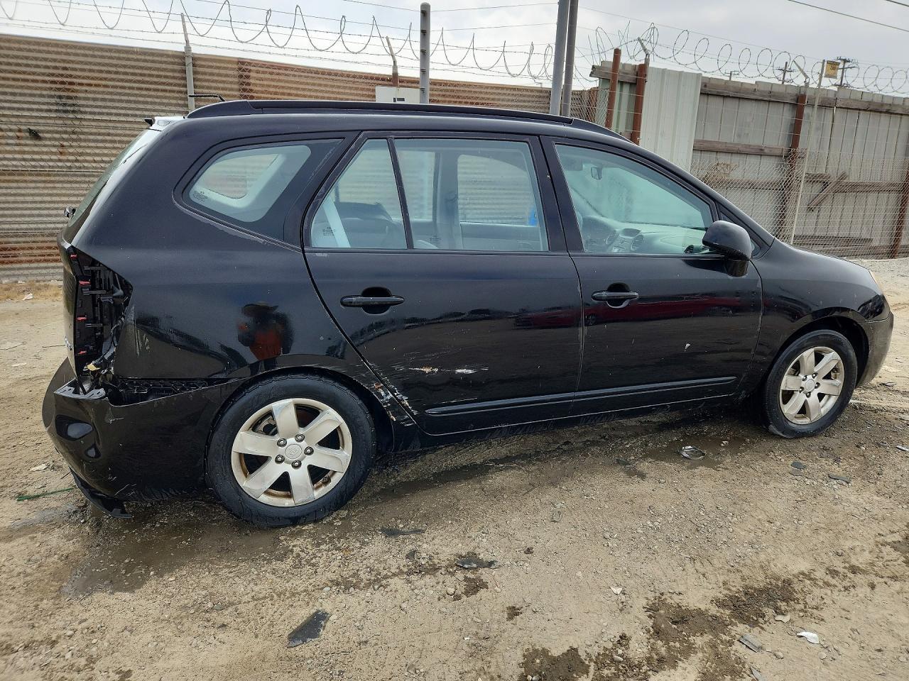 2008 Kia Rondo Lx - Фото 3