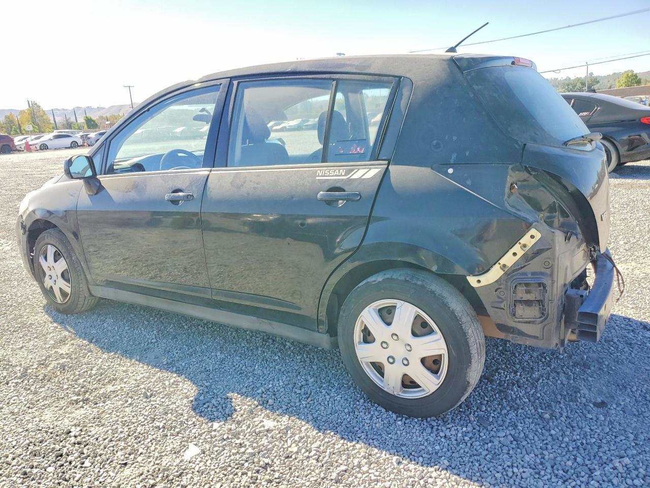 2008 Nissan Versa 1.8 S - Image 2