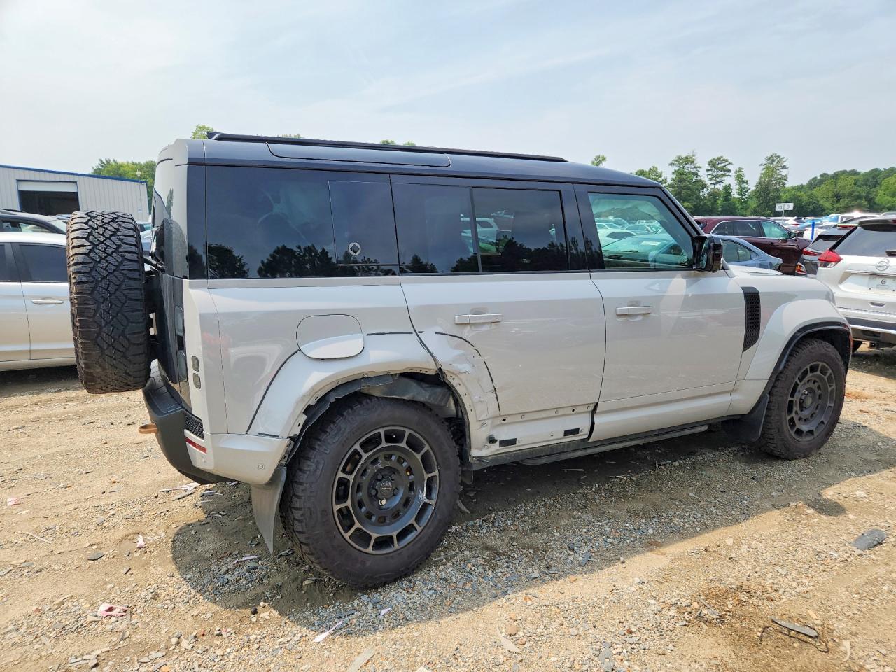 2026 Land Rover Defender Octa - Фото 3
