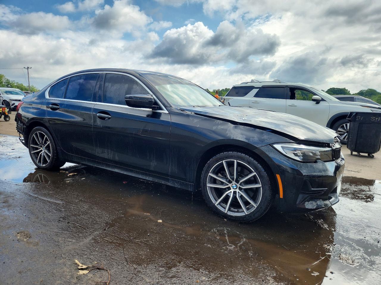 2019 BMW 330I - Фото 4