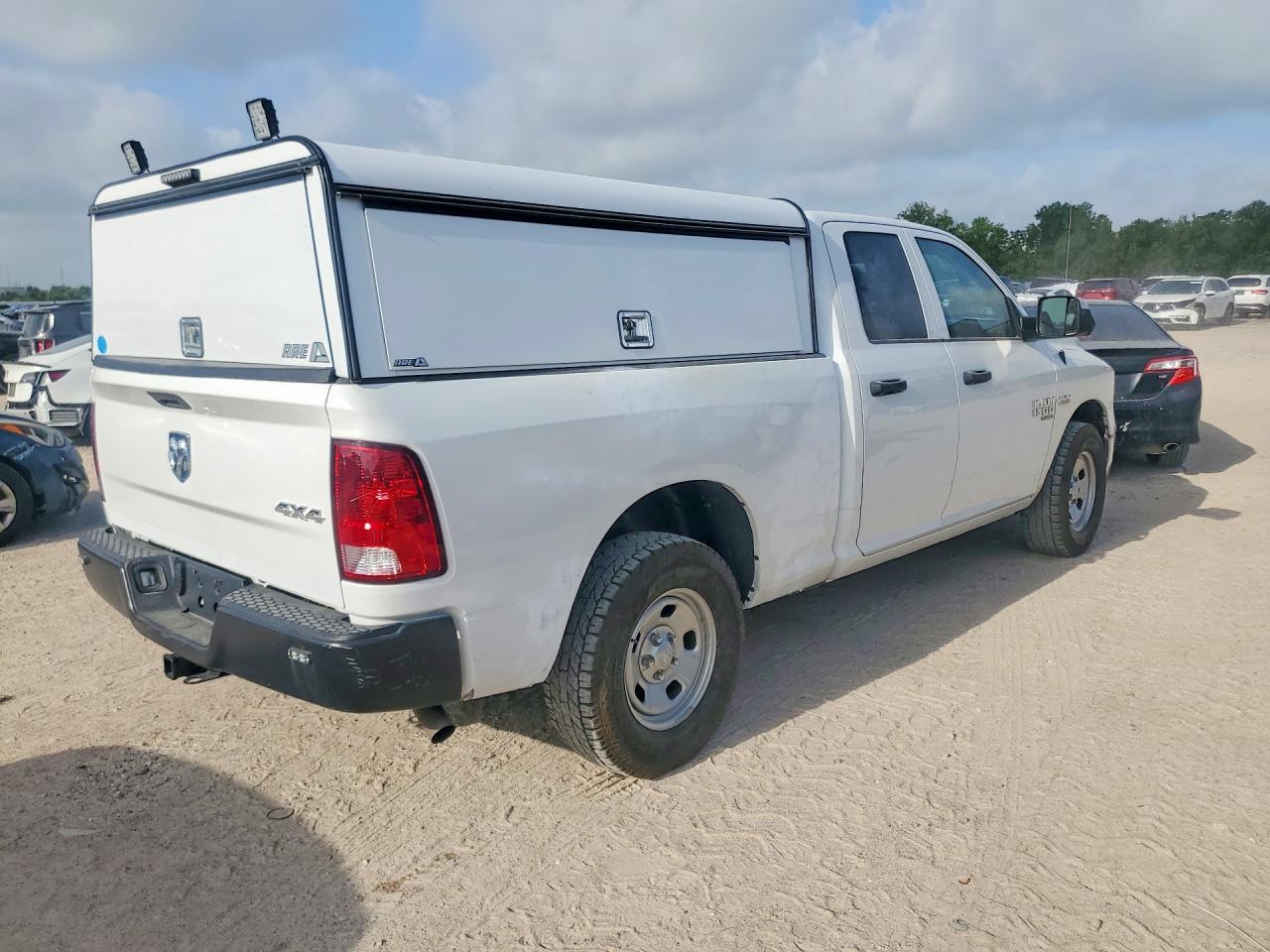 2023 Ram 1500 Classic Tradesman - Фото 3