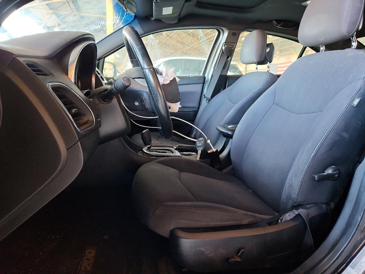 2013 Chrysler 200 Touring - Image 7