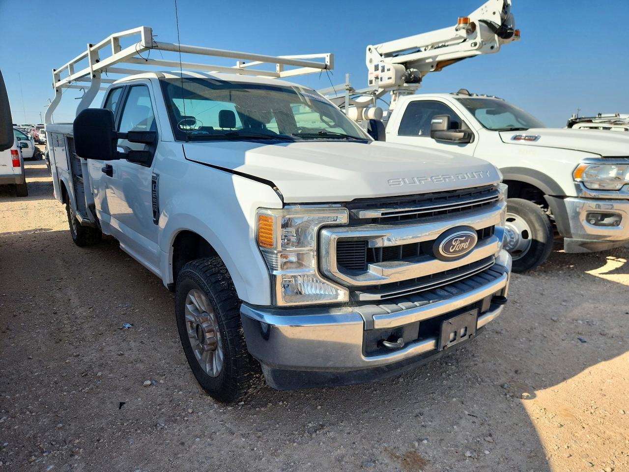 2021 Ford F250 Super Duty - Фото 4