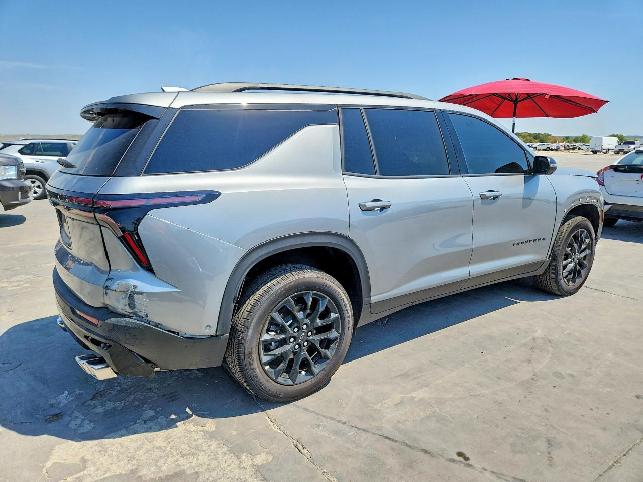 2026 Chev Traverse L - Фото 3