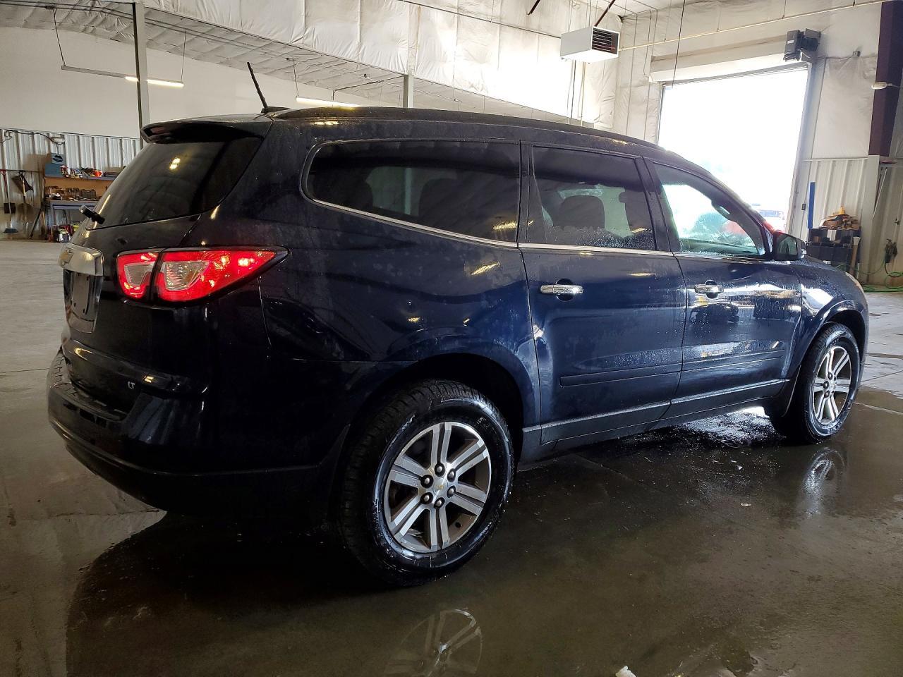 2017 Chevrolet Traverse Lt - Image 3