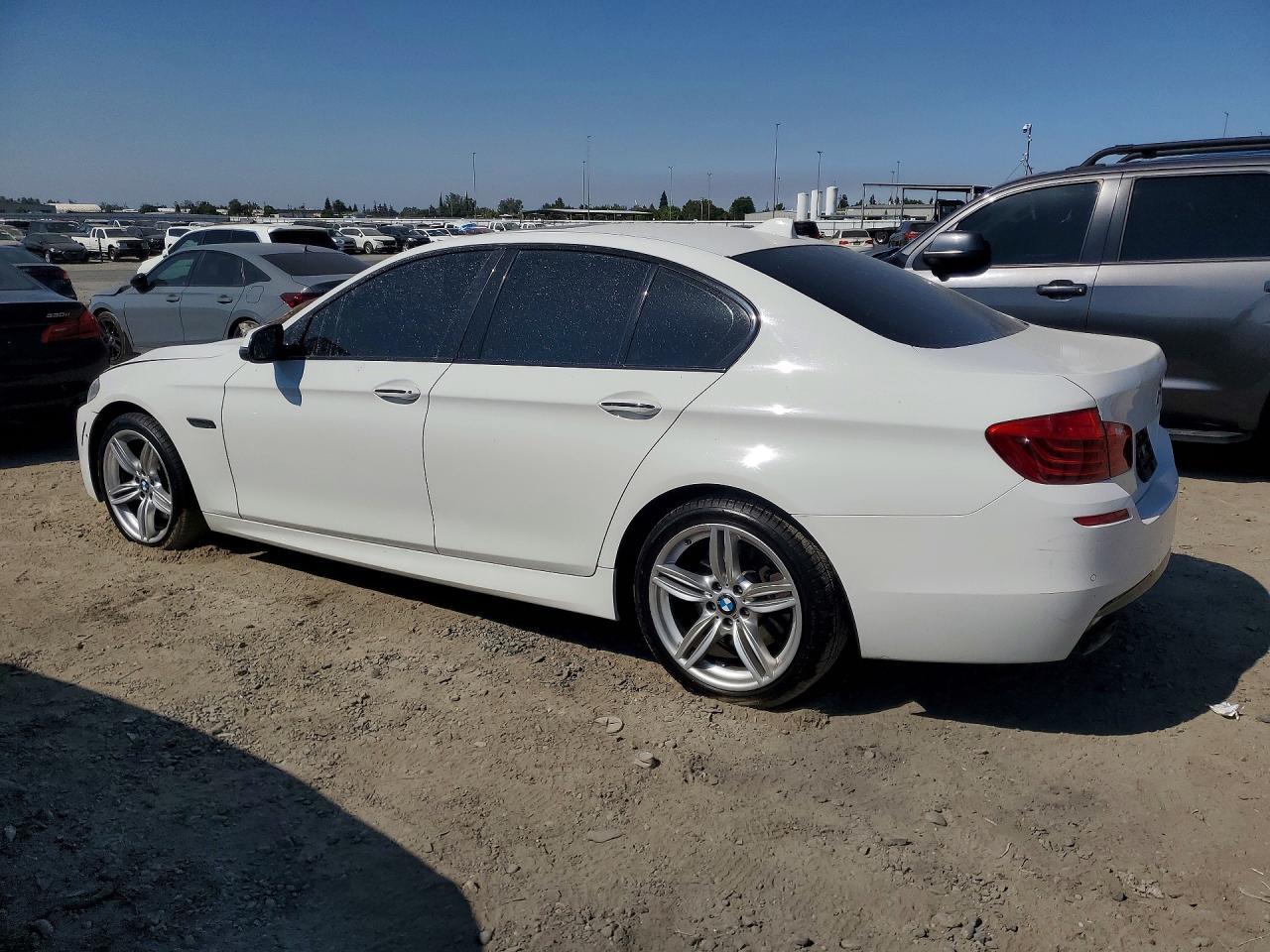 2016 BMW 550 Xi - Фото 2