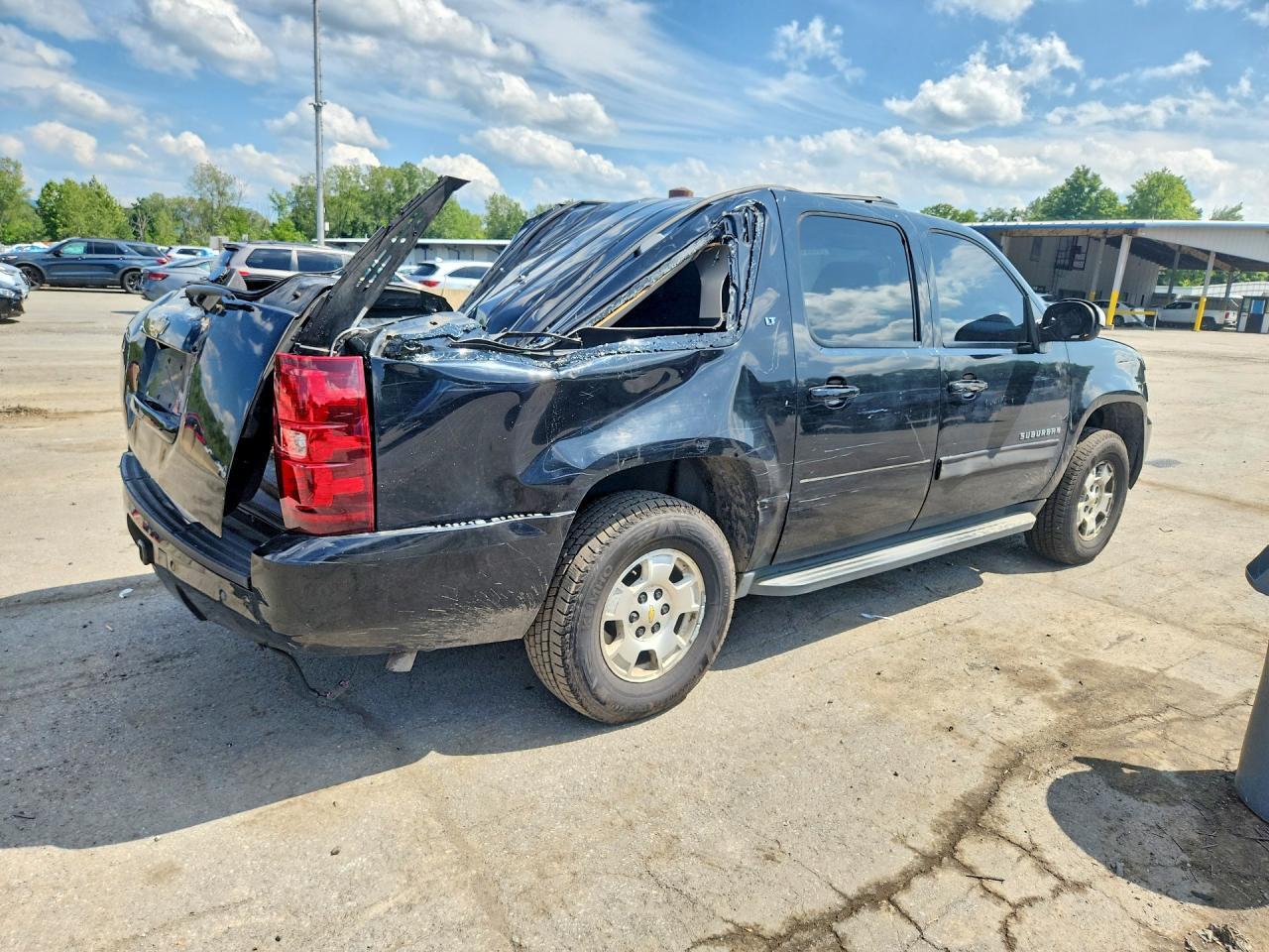 2011 Chevrolet Suburban K1500 Lt - Фото 3