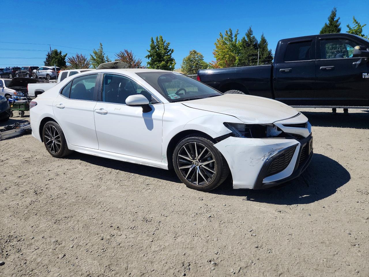 2021 Toyota Camry Se - Фото 4
