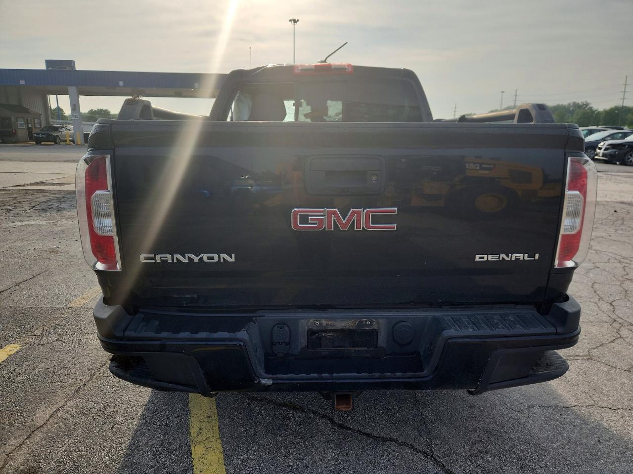 2018 GMC Canyon Denali - Image 6